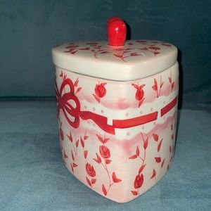 Mesa International Container - heart shape